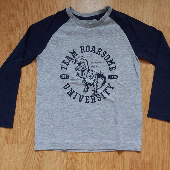 2 long sleeves t-shirts 5-6y - Picture 3 of 3